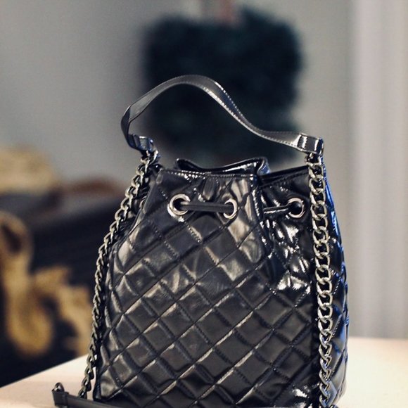 COPY - NWOT Patent Leather Quilted Bucket Bag - Picture 2 of 4